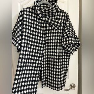 Adorable Black and White Houndstooth Poncho